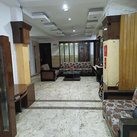 Hotel Tjs Grand Delhi  Exterior photo