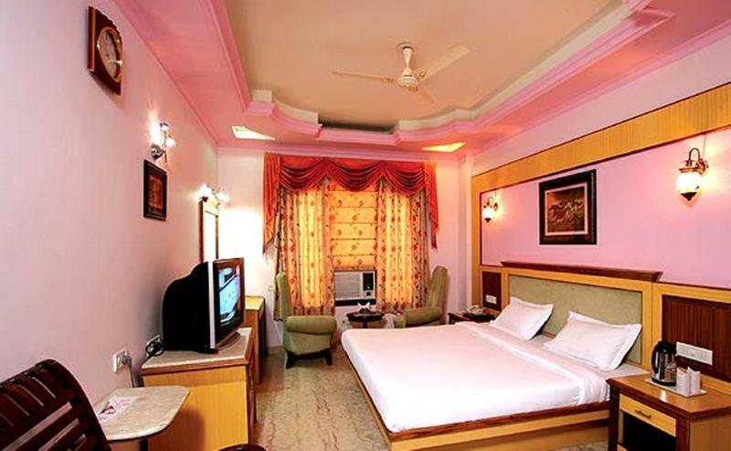 Hotel Tjs Grand Delhi  Exterior photo