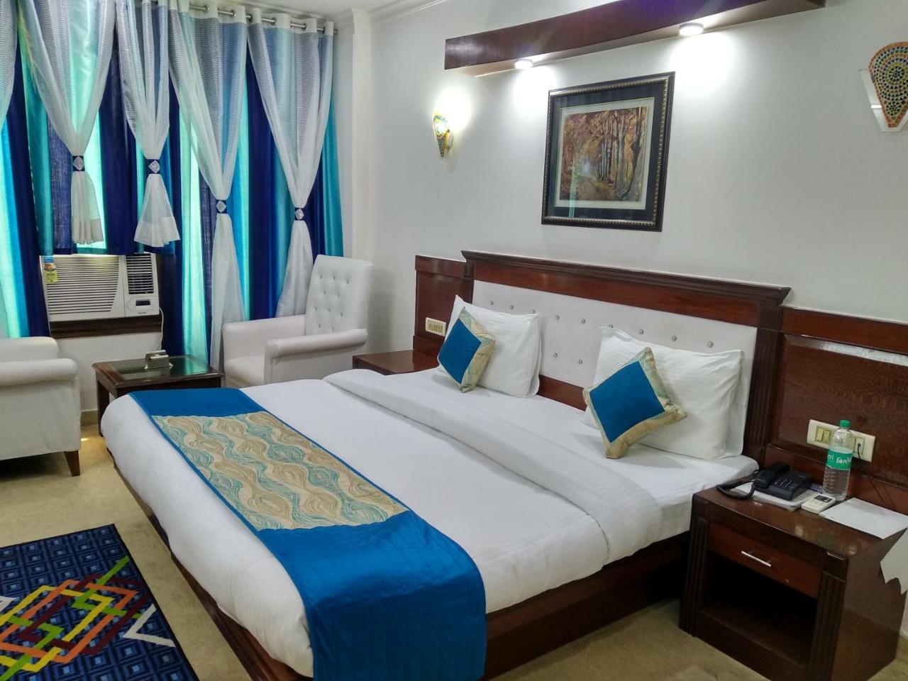 Hotel Tjs Grand Delhi  Exterior photo